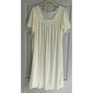 Vintage Vanity Fair Nightgown Cream Ivory Lace Trim Nylon Made USA‎ Size Large